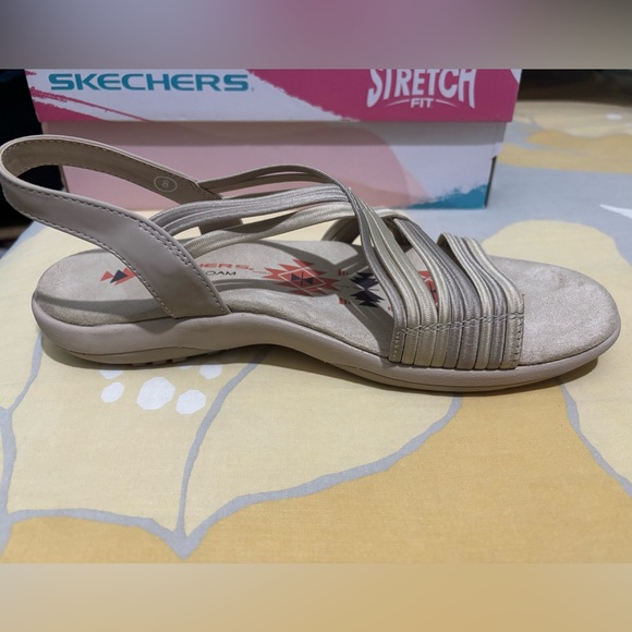 Woman’s Skechers Sandals - Picture 2 of 7